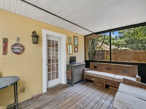 6055 7th Place Vero Beach FL 32968