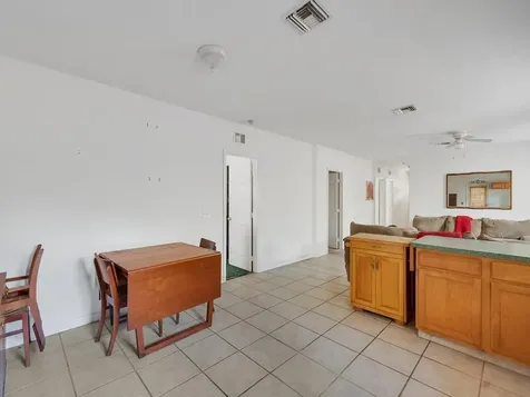 6055 7th Place Vero Beach FL 32968