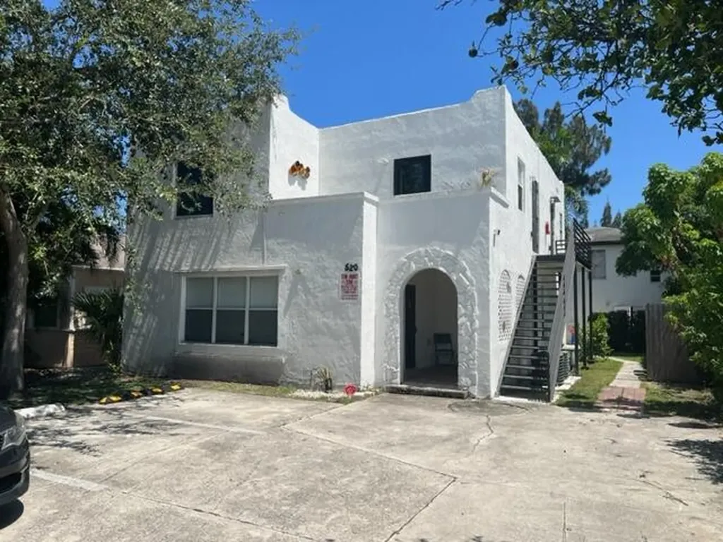 520 N E Street Lake Worth Beach FL 33460