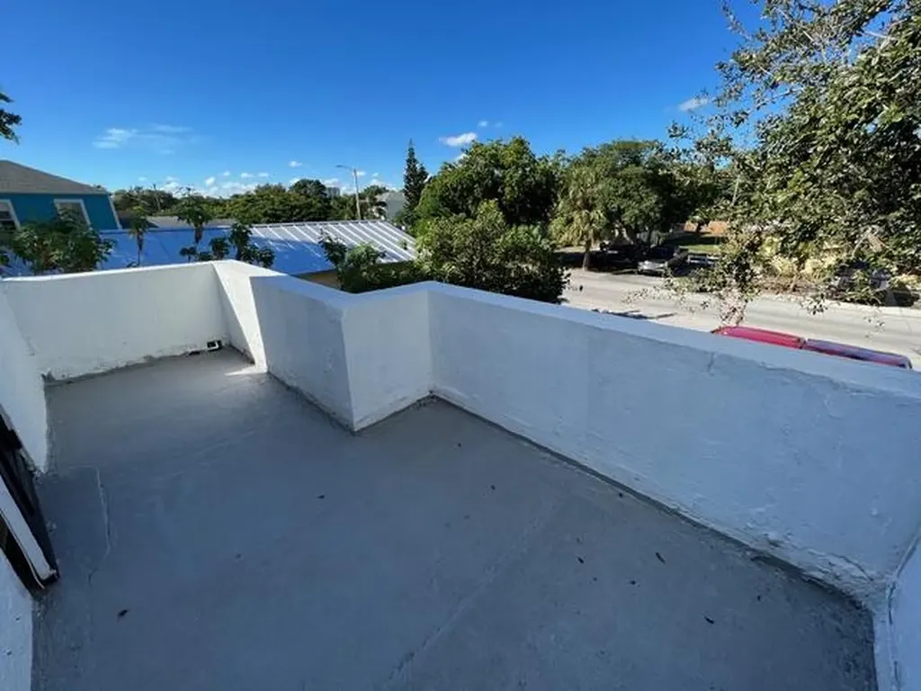 520 N E Street Lake Worth Beach FL 33460