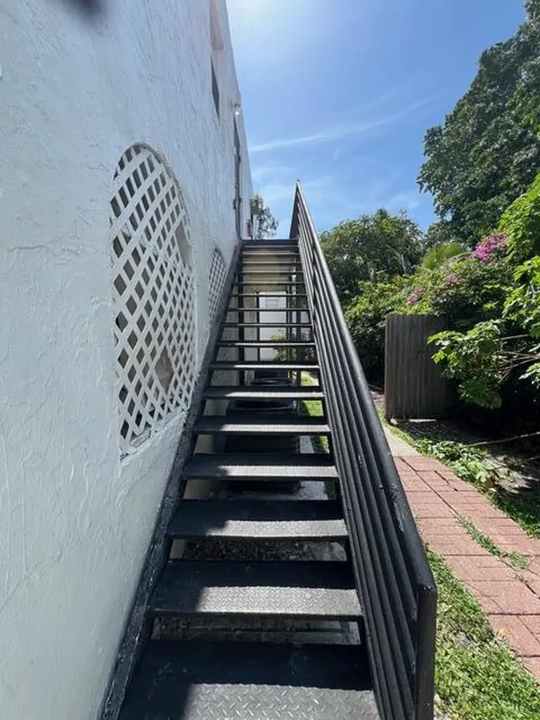 520 N E Street Lake Worth Beach FL 33460