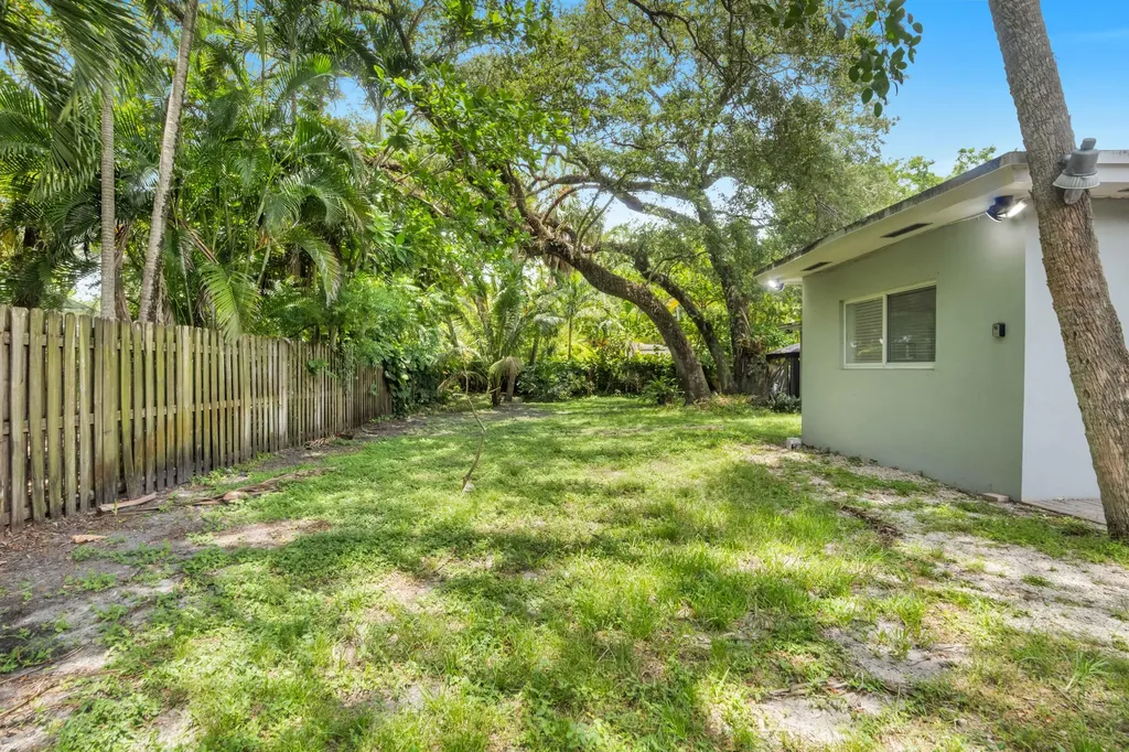 1548 SW 23rd Court Fort Lauderdale FL 33315