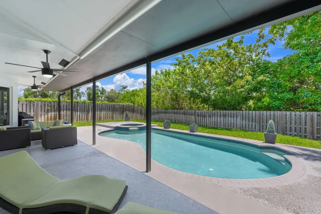 52 Gables Boulevard Weston FL 33326