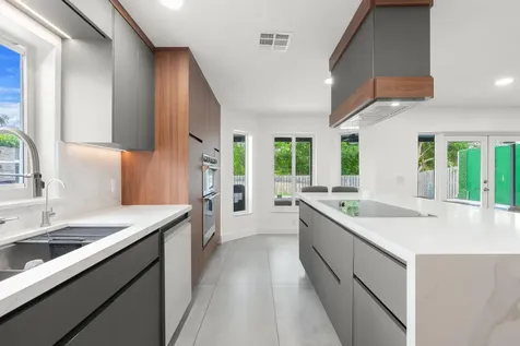 52 Gables Boulevard Weston FL 33326