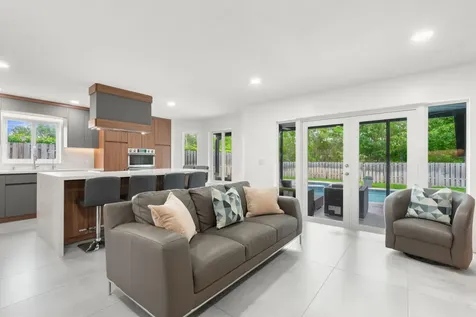 52 Gables Boulevard Weston FL 33326