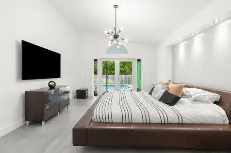52 Gables Boulevard Weston FL 33326