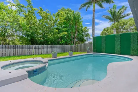 52 Gables Boulevard Weston FL 33326