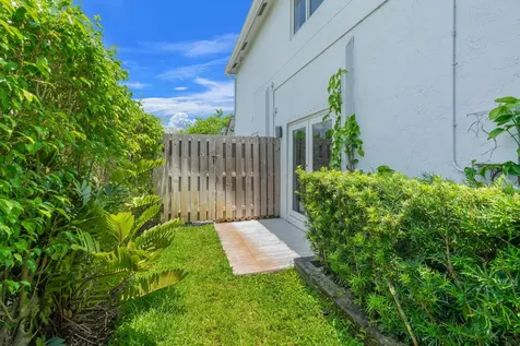 52 Gables Boulevard Weston FL 33326