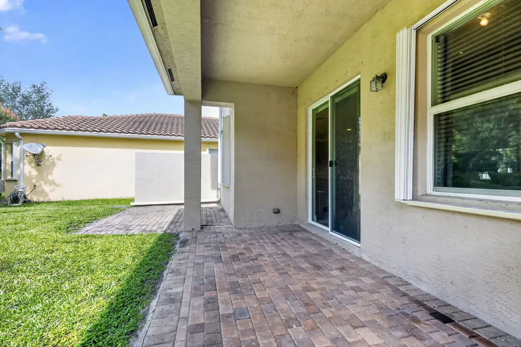 8135 Cantabria Falls Drive Boynton Beach FL 33473