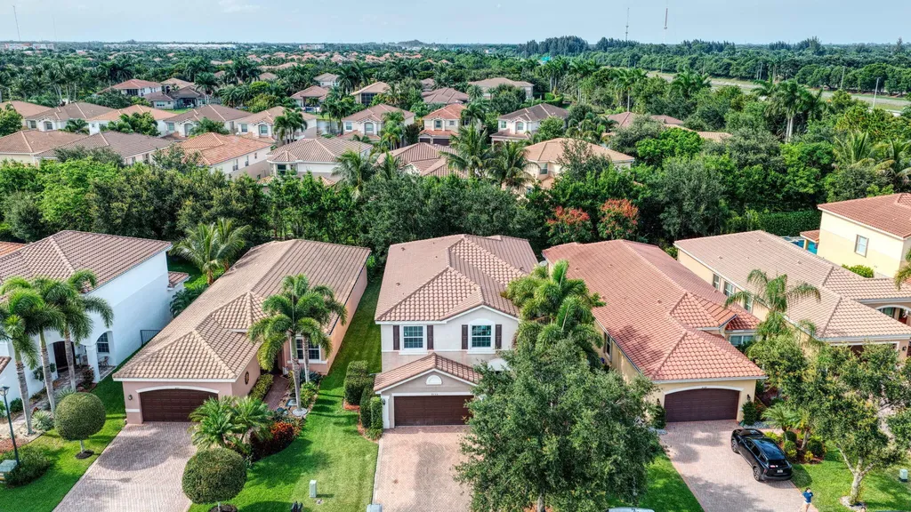 8135 Cantabria Falls Drive Boynton Beach FL 33473