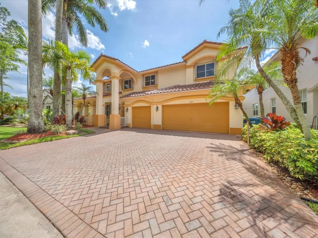 Weston FL, 1383 Crossbill Court