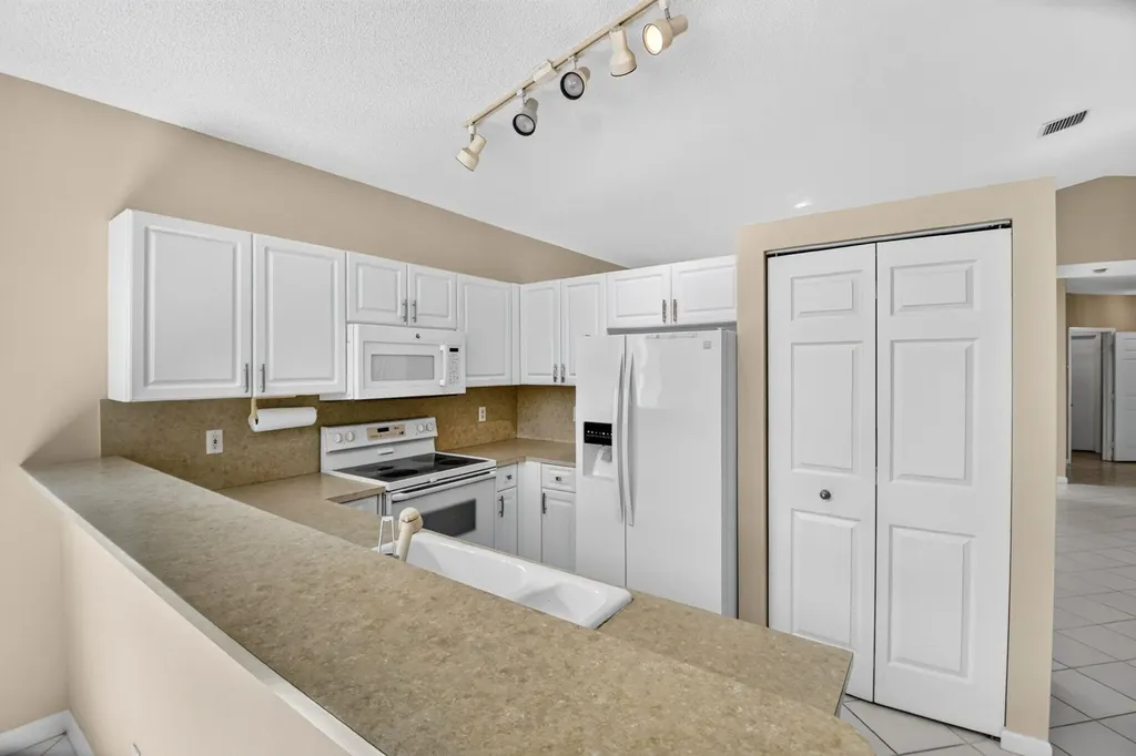 7695 Cherry Blossom Way Boynton Beach FL 33437