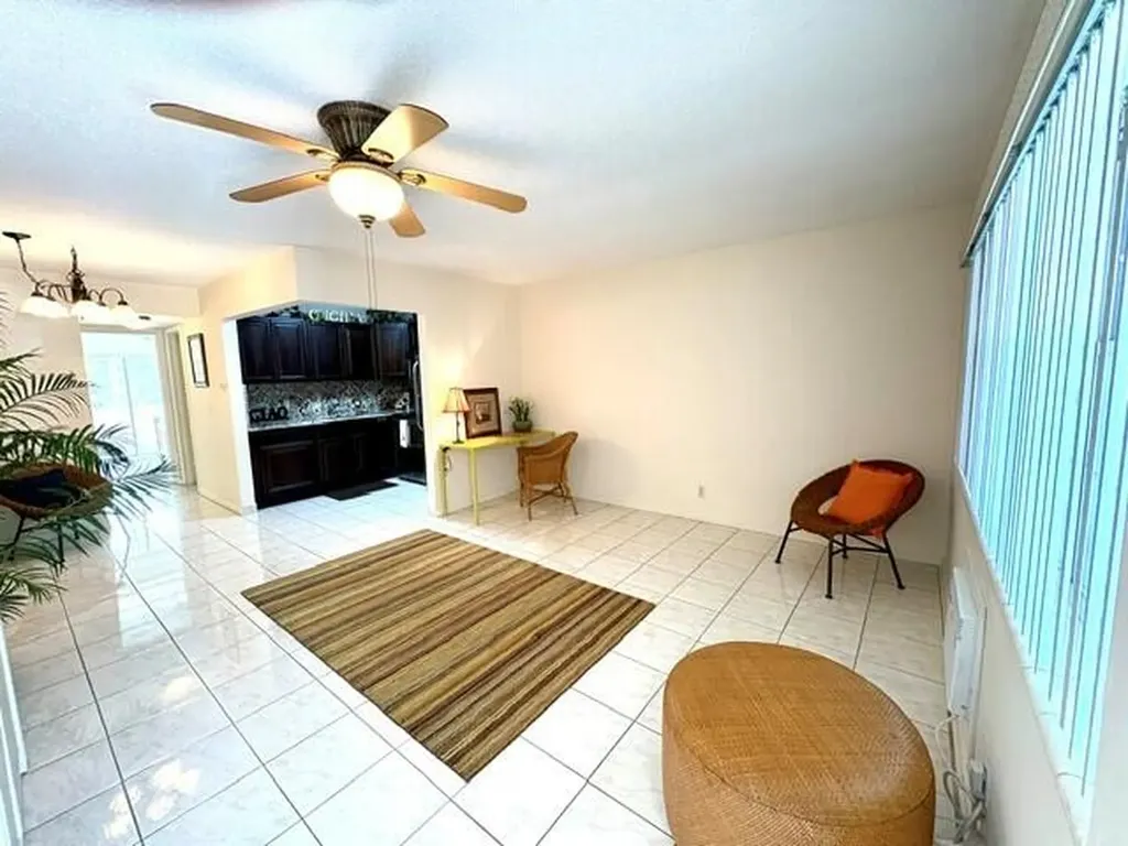 12 Windsor A West Palm Beach FL 33417