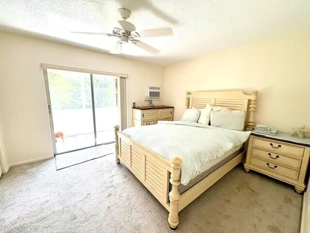 12 Windsor A West Palm Beach FL 33417