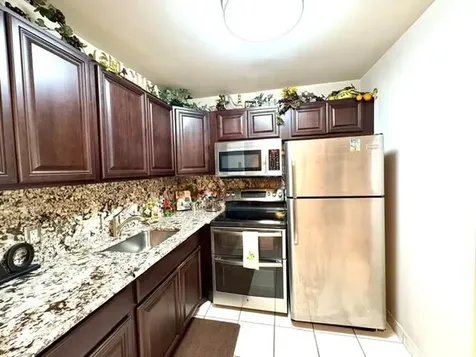 12 Windsor A West Palm Beach FL 33417