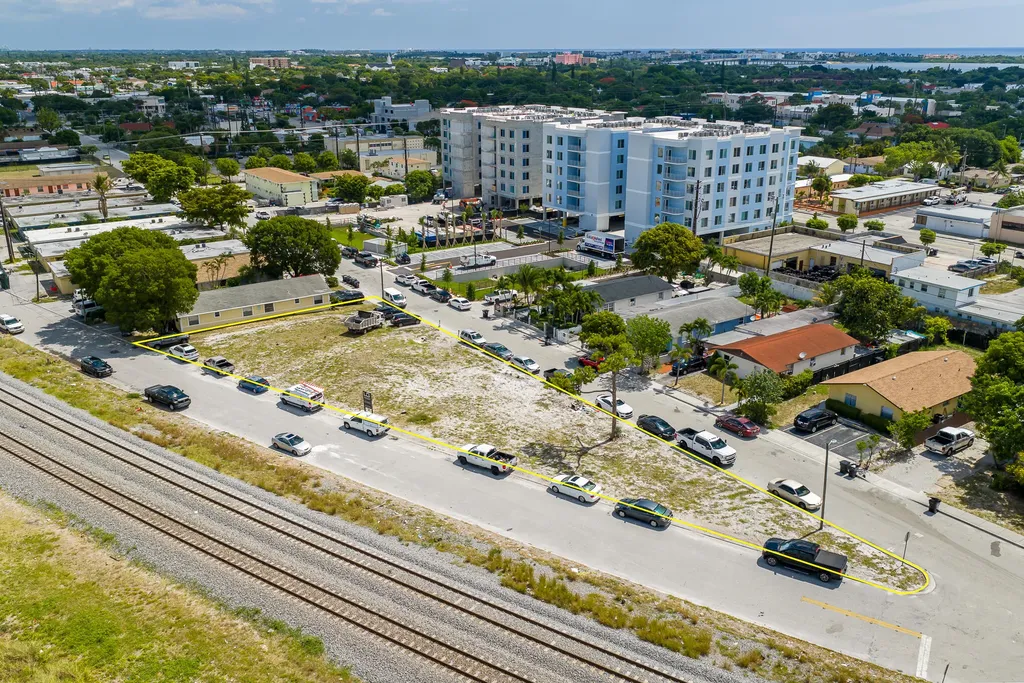 901 S H Street Lake Worth Beach FL 33460