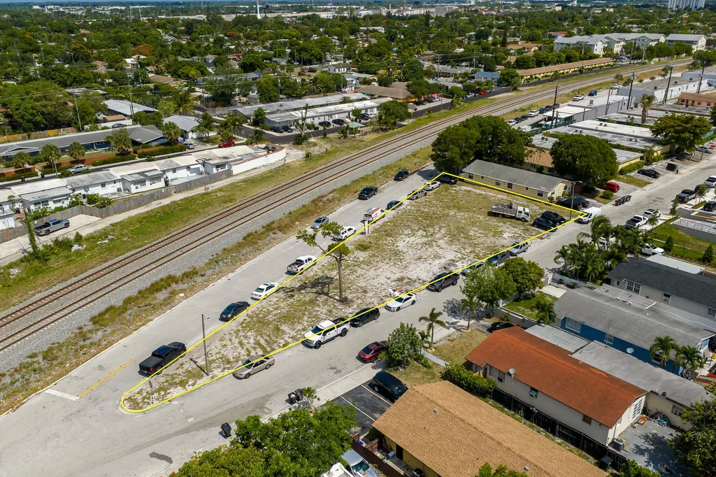 901 S H Street Lake Worth Beach FL 33460