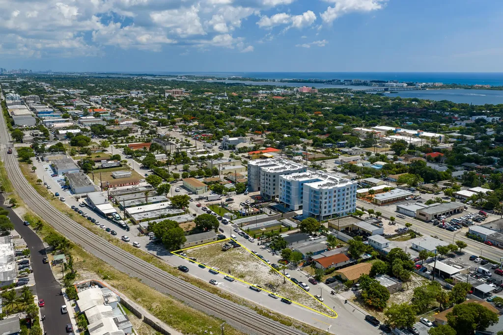 901 S H Street Lake Worth Beach FL 33460