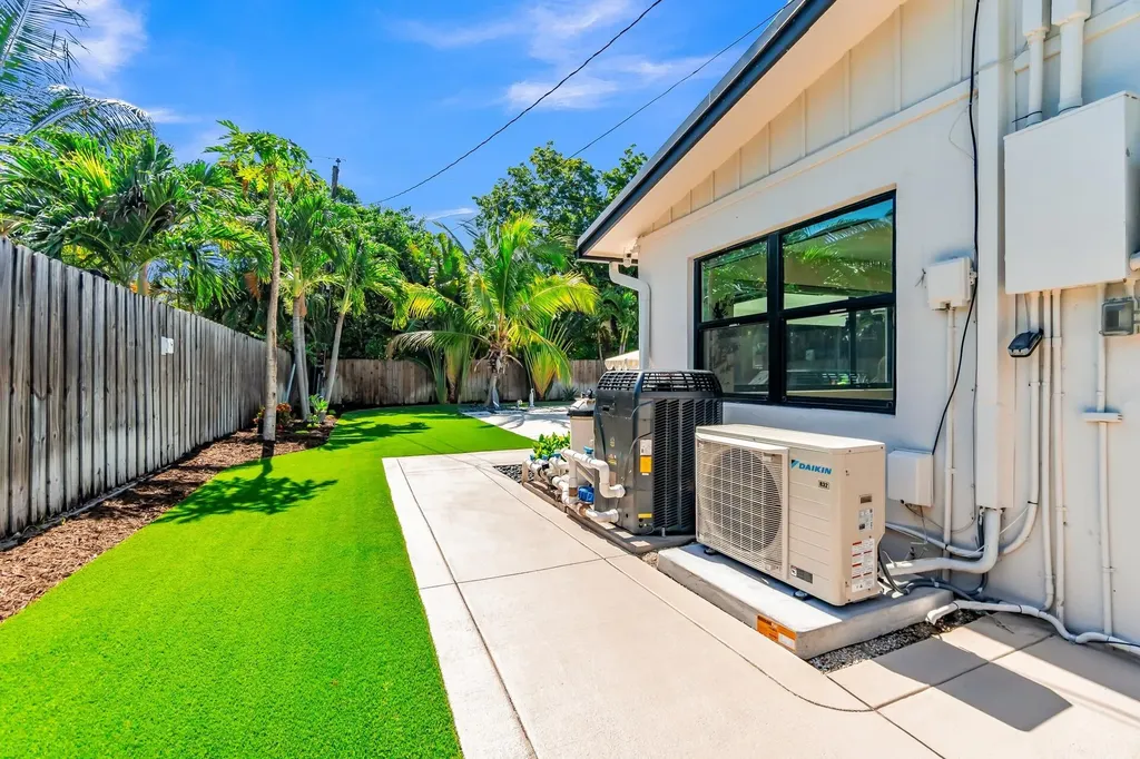 300 SE 8th Avenue Deerfield Beach FL 33441