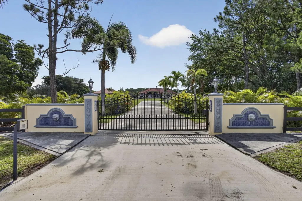 Loxahatchee FL, 2564 Deer Run Trail