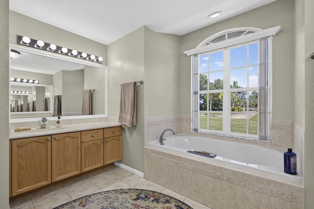 2564 Deer Run Trail Loxahatchee FL 33470