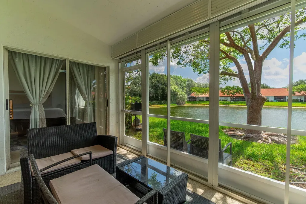 18404 Vía Di Regina Boca Raton FL 33496
