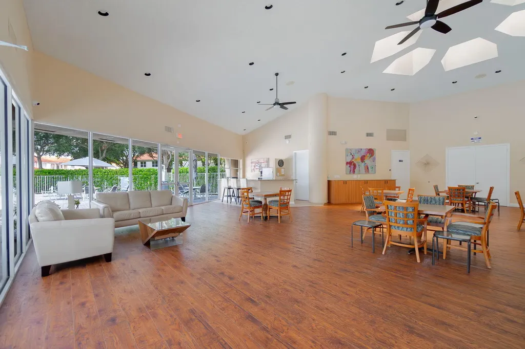 18404 Vía Di Regina Boca Raton FL 33496