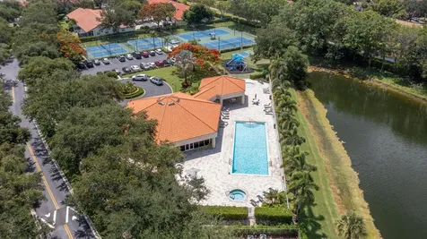 18404 Vía Di Regina Boca Raton FL 33496