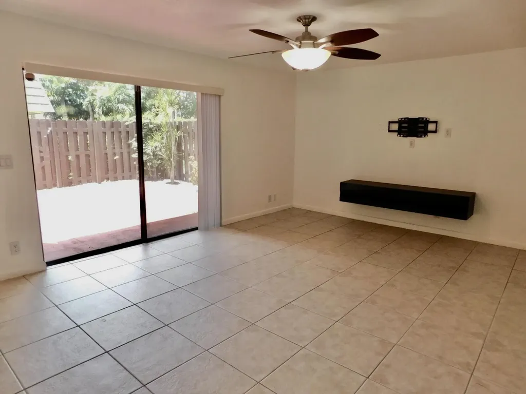 4155 Turnberry Circle Lake Worth FL 33467