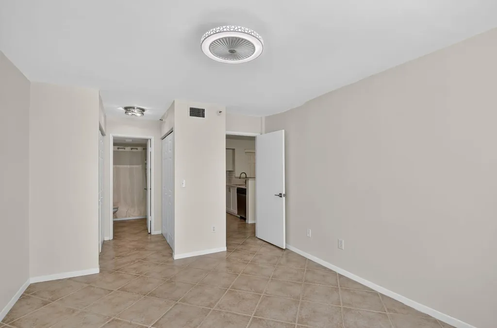 107 Yacht Club Way Hypoluxo FL 33462