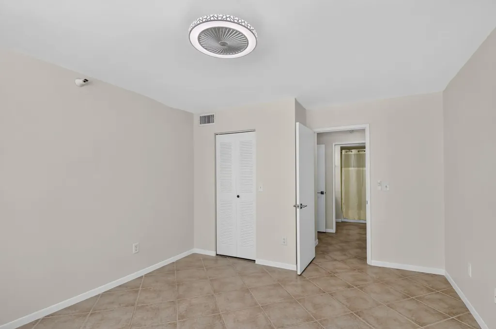 107 Yacht Club Way Hypoluxo FL 33462