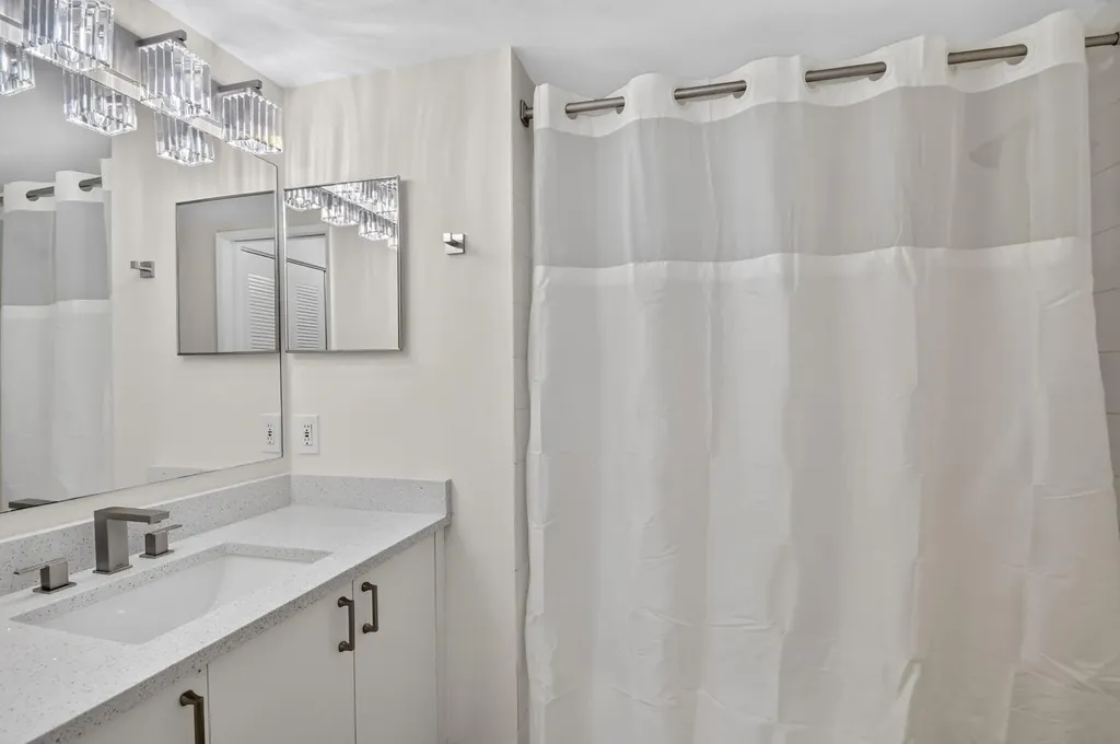 107 Yacht Club Way Hypoluxo FL 33462