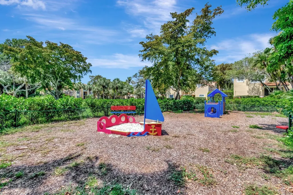 107 Yacht Club Way Hypoluxo FL 33462