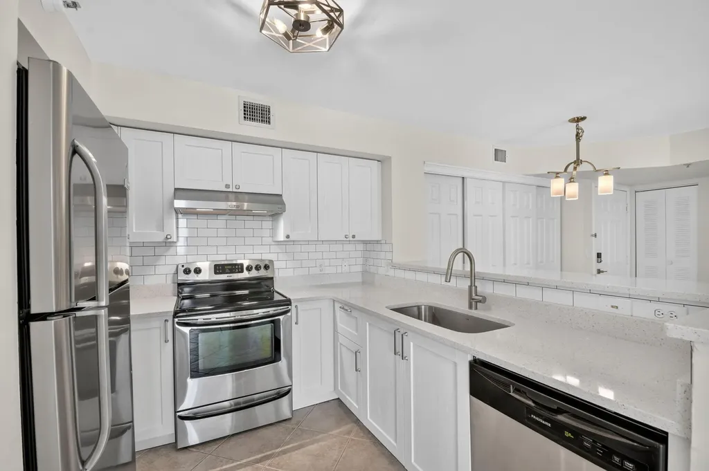 107 Yacht Club Way Hypoluxo FL 33462