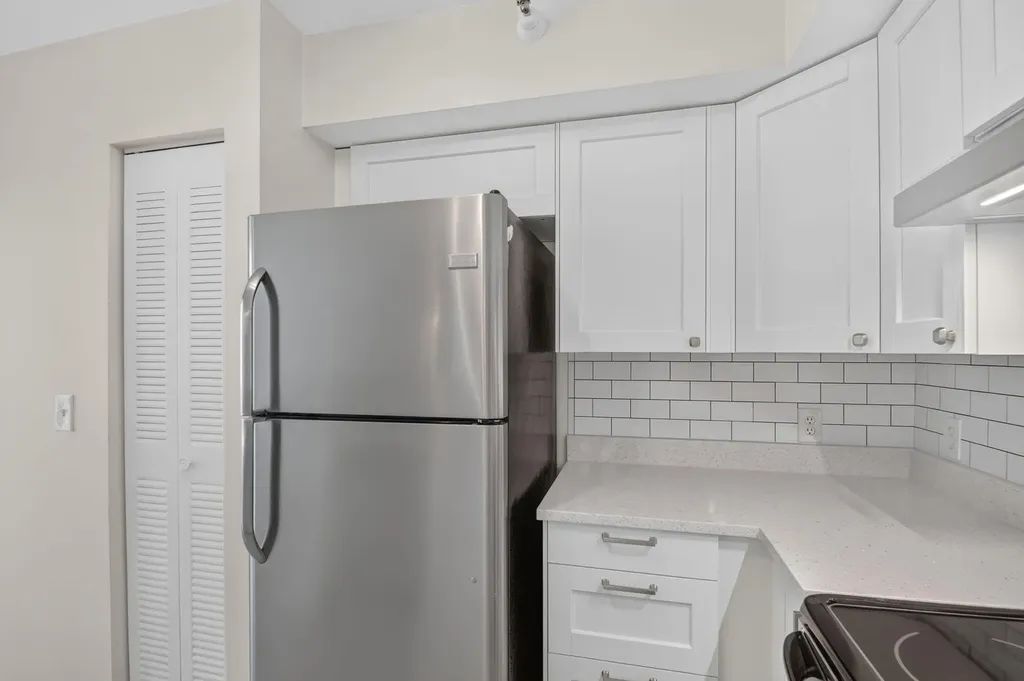 107 Yacht Club Way Hypoluxo FL 33462