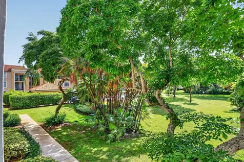 107 Yacht Club Way Hypoluxo FL 33462