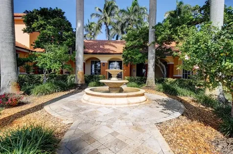 107 Yacht Club Way Hypoluxo FL 33462