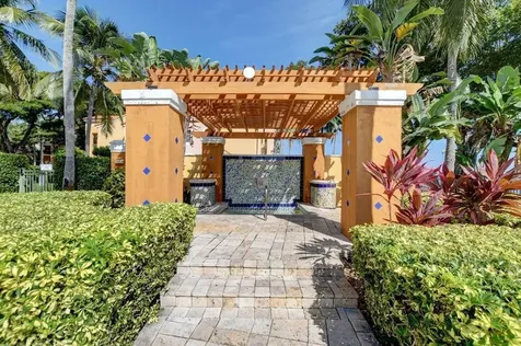 107 Yacht Club Way Hypoluxo FL 33462