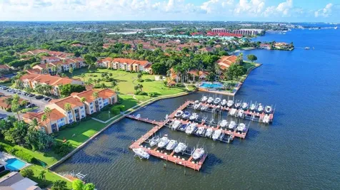 107 Yacht Club Way Hypoluxo FL 33462