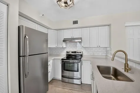 107 Yacht Club Way Hypoluxo FL 33462