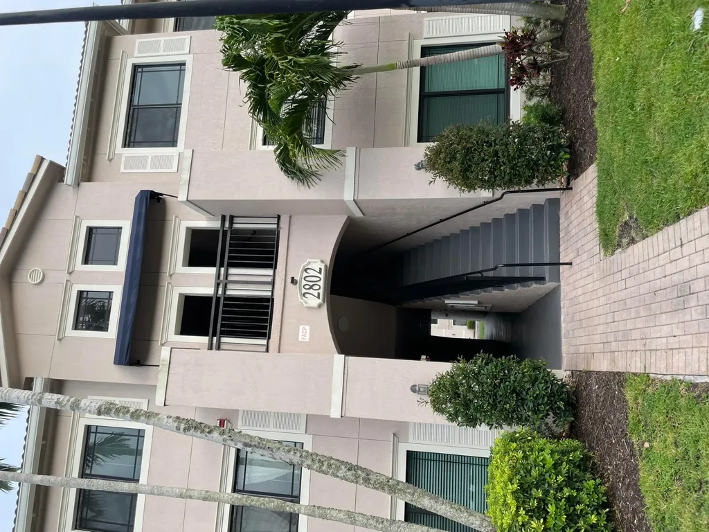 2802 Sarento Place Palm Beach Gardens FL 33410