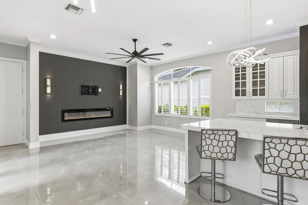 6862 Houlton Circle Lake Worth FL 33467