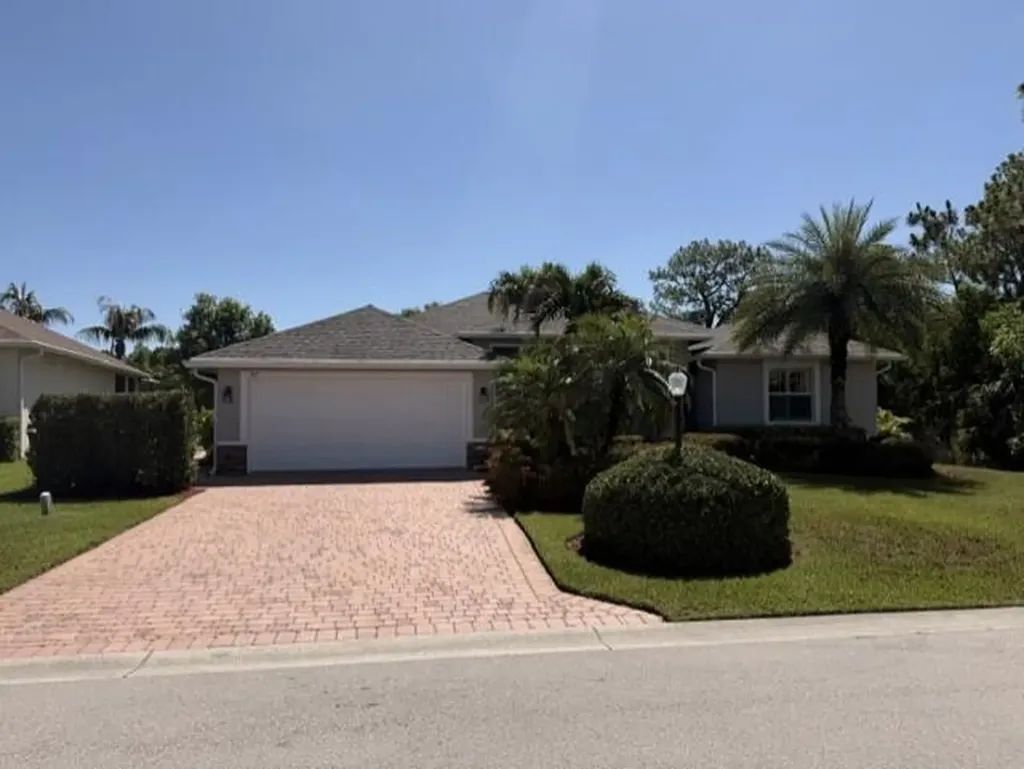 367 SW Vista Lake Drive Port St Lucie FL 34953