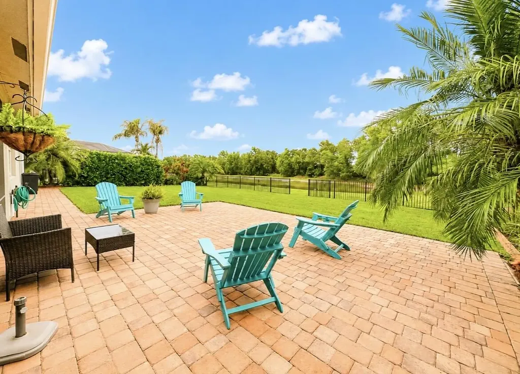 367 SW Vista Lake Drive Port St Lucie FL 34953