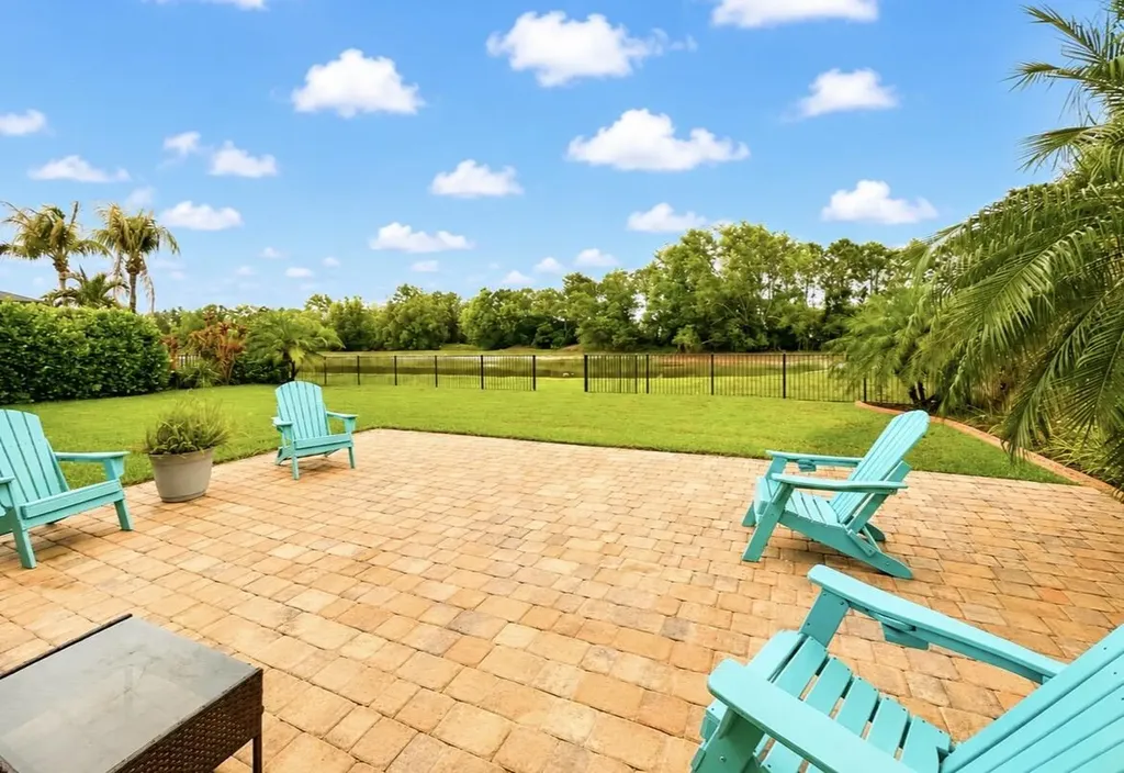 367 SW Vista Lake Drive Port St Lucie FL 34953