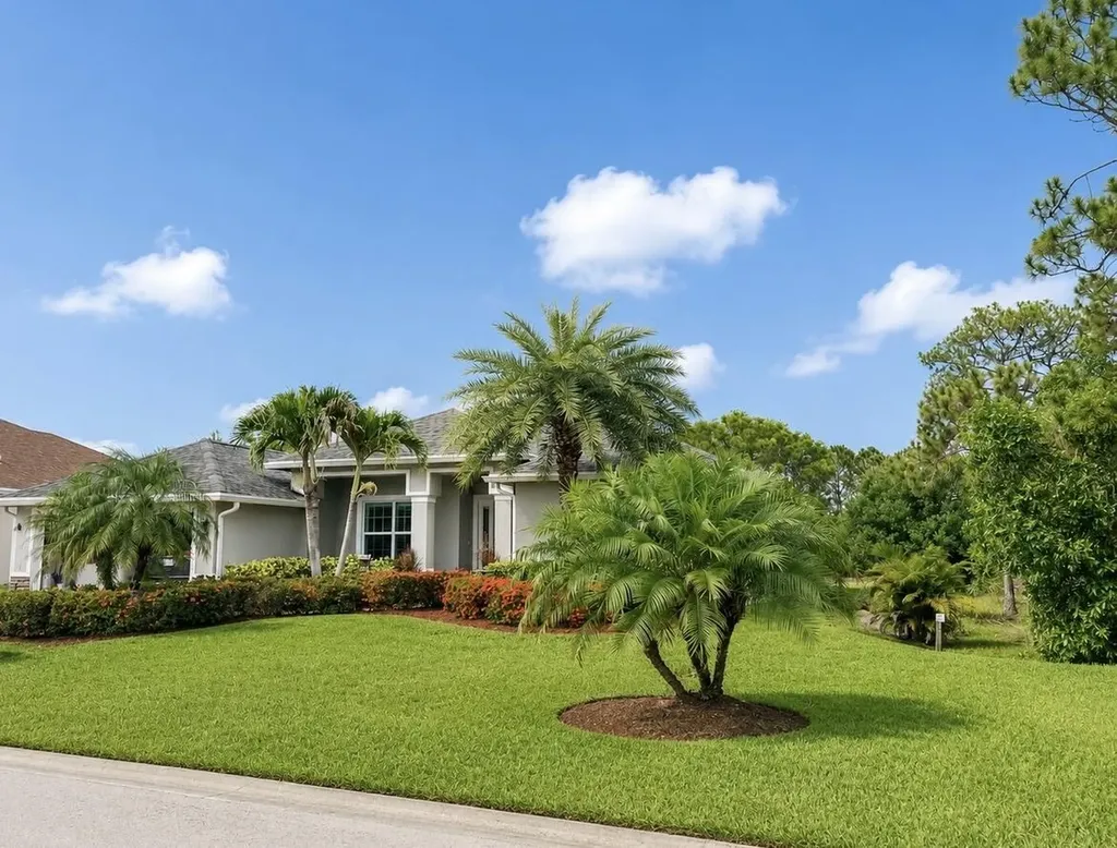 367 SW Vista Lake Drive Port St Lucie FL 34953