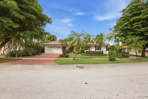 20009 NW 66th Place Hialeah FL 33015