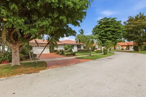 20009 NW 66th Place Hialeah FL 33015