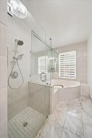 20009 NW 66th Place Hialeah FL 33015