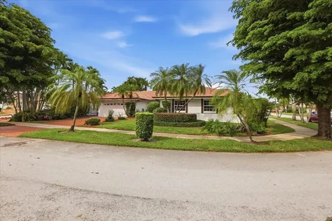 20009 NW 66th Place Hialeah FL 33015